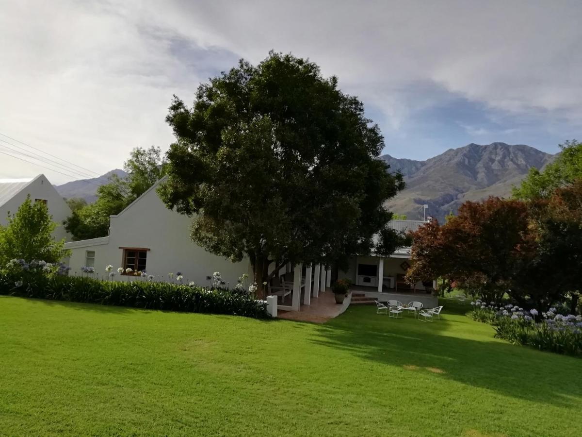 Blue Lily Retreat Bed and Breakfast Matjiesrivier  Exteriör bild